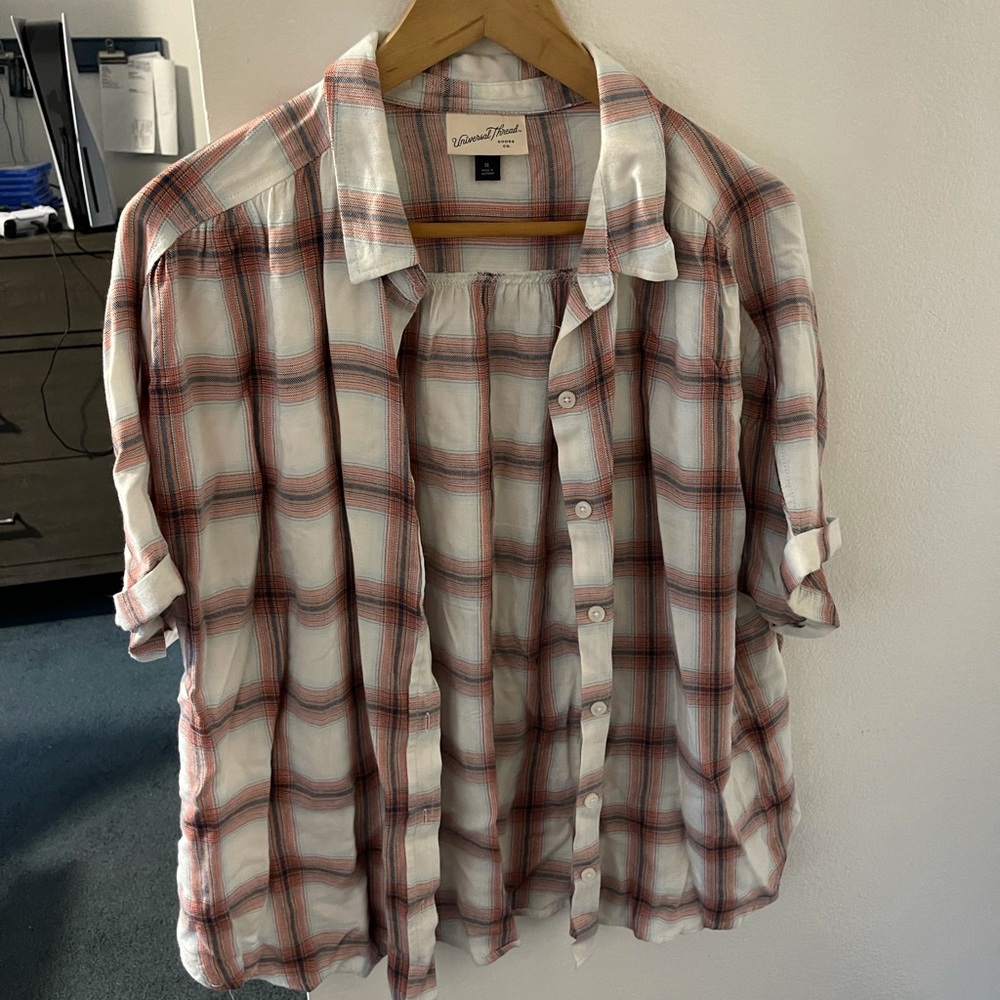 Universal Threads plaid XL blouse